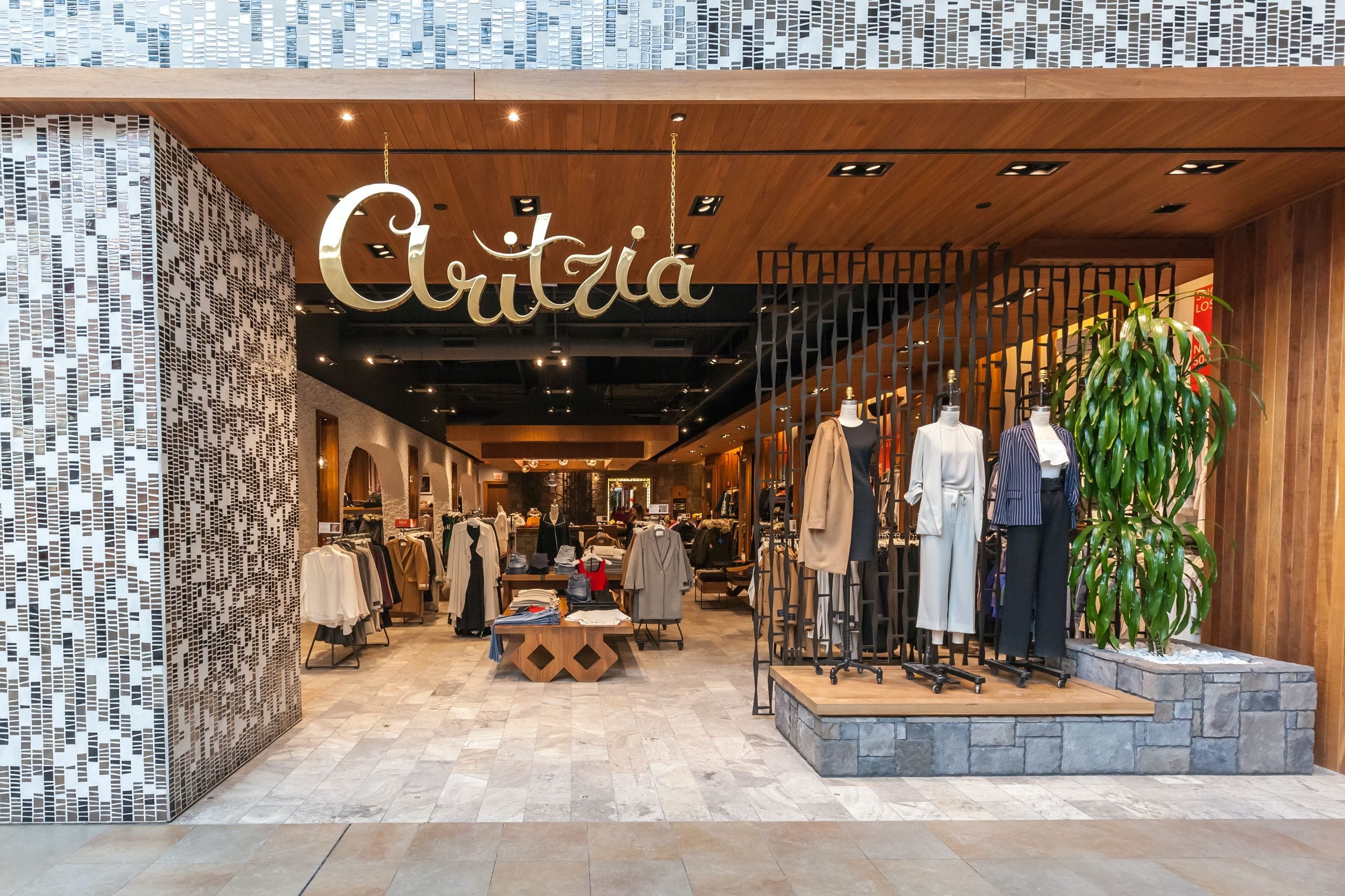 Aritzia boutique storefront showcasing Canadian fashion-forward clothing brand
