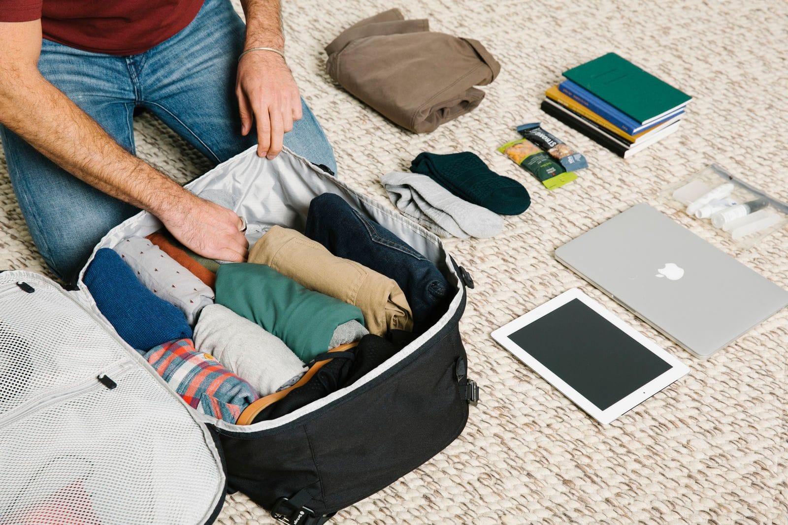 Travel capsule wardrobe packing guide for women