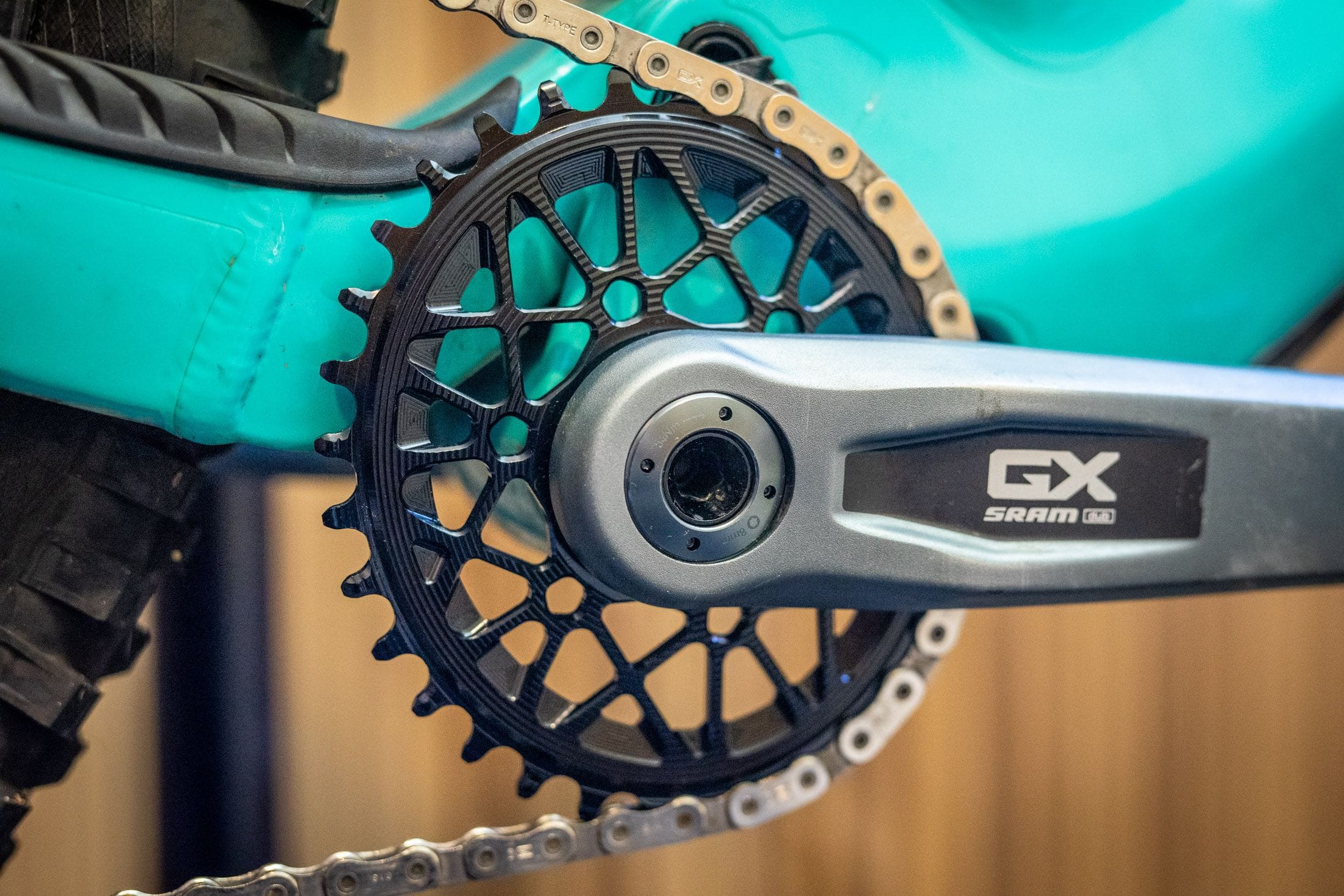 AbsoluteBLACK Oval T-Type MTB Chainring CNC machined component
