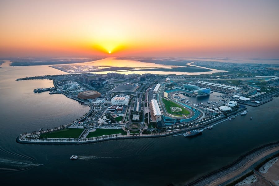 cfimages-Yas-Island-Top-Alternatives-and-Competitors-A-Devils-Advocate-Guide-to-UAE-Theme-Park-Vacations-2026-couponsscout.com_
