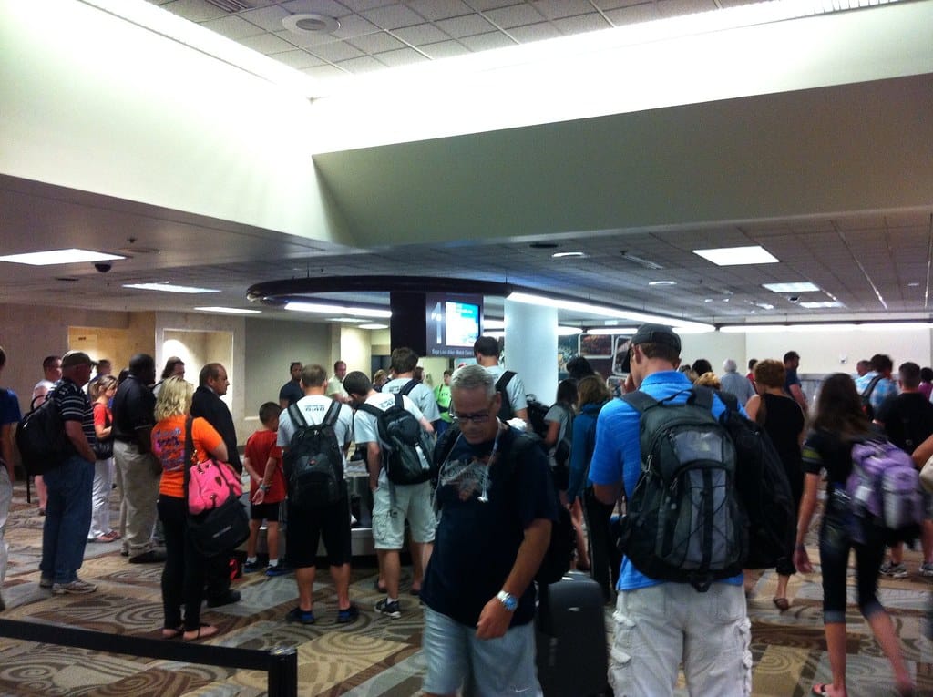 RetraStrap-Top-Alternatives-and-Competitors-Pacsafe-vs.-Samsonite-vs.-Travelon-in-2026-couponsscout.com-cfimages-1
