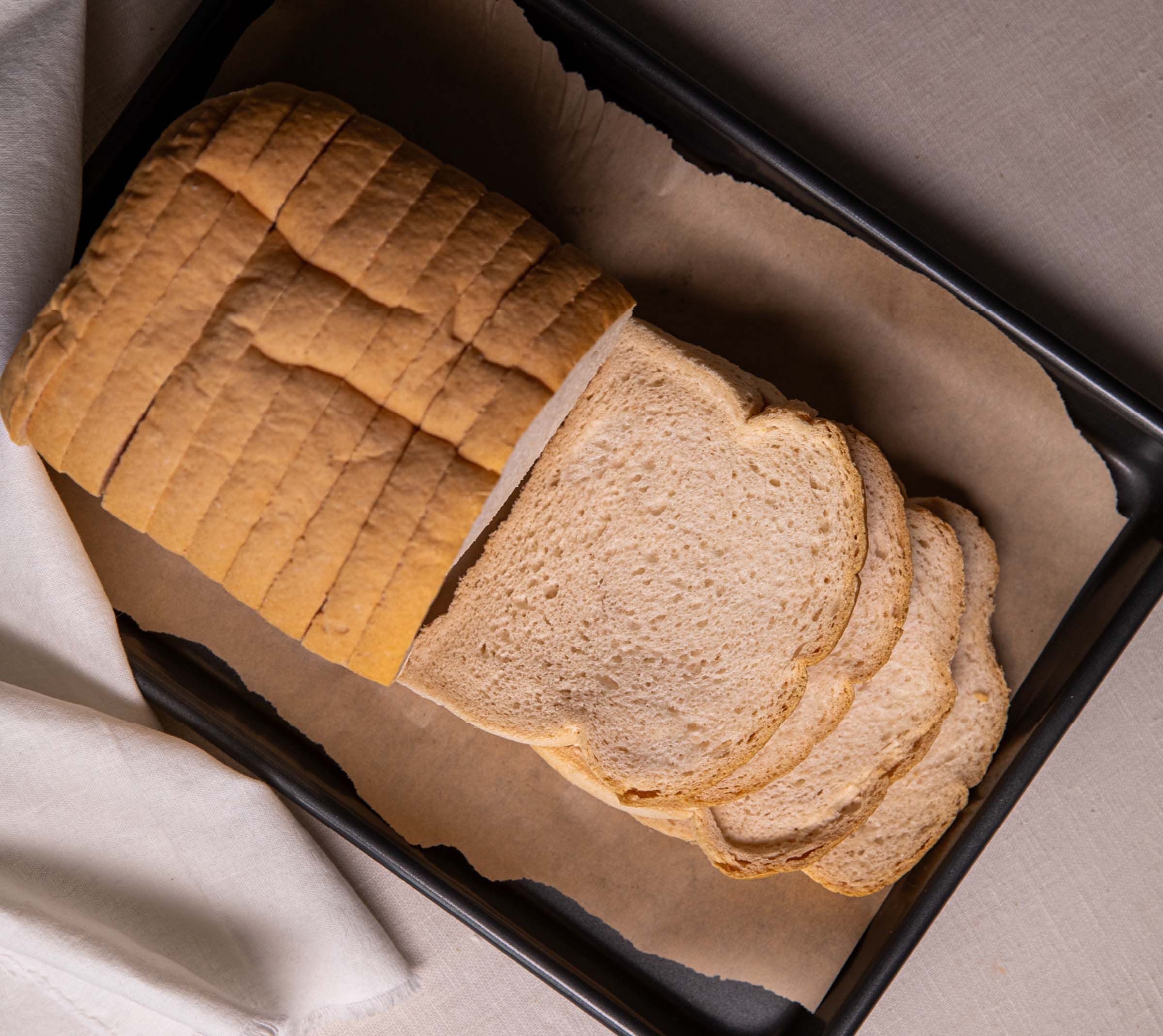 Carbonaut White low-carb keto bread packaging shown for daily sandwich workflow