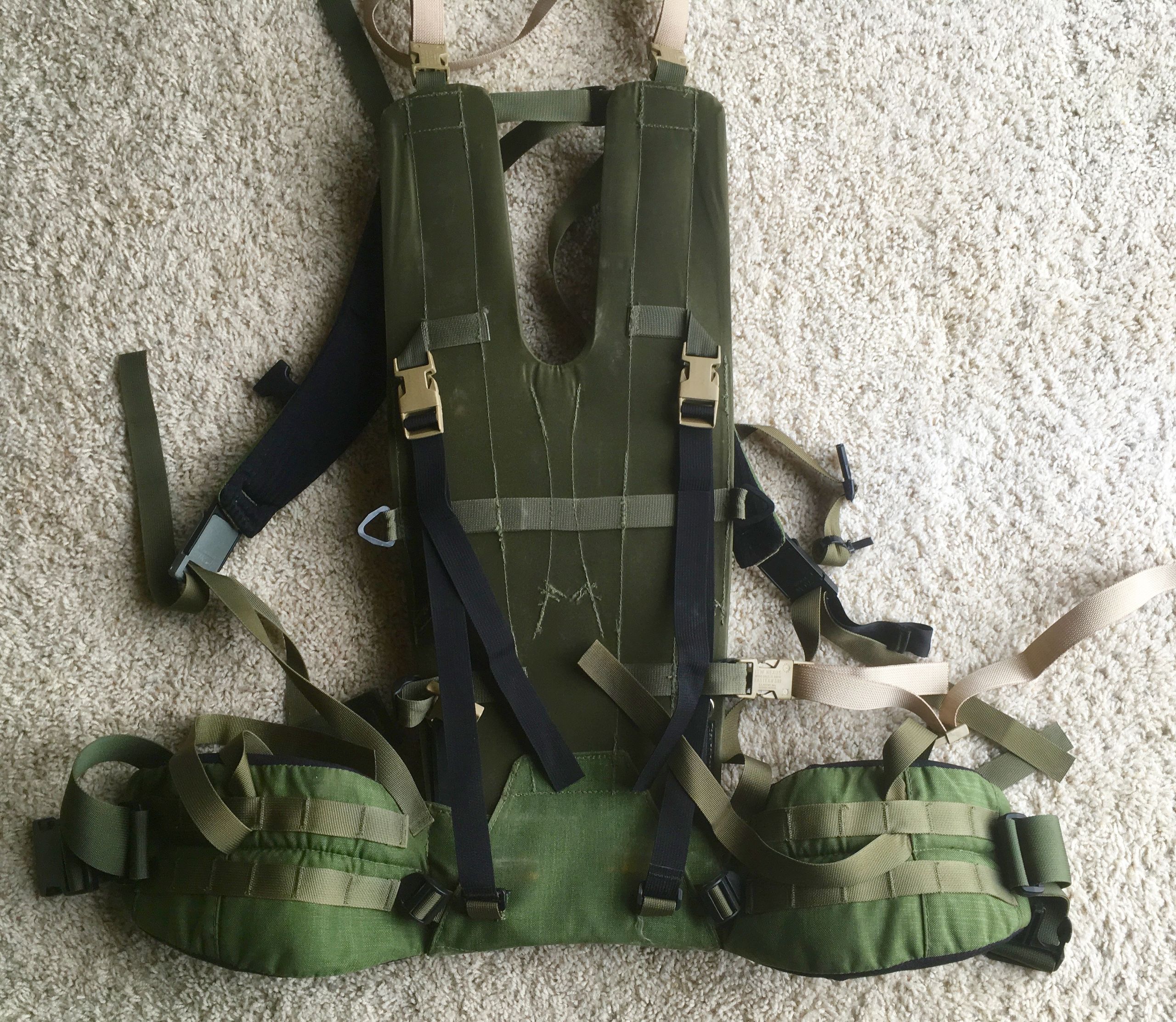 Kifaru Duplex frame stay system with load lifters and hip belt technical view