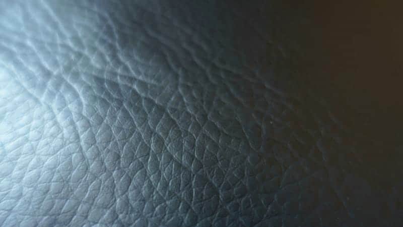 Polyurethane vegan leather material peeling and cracking on synthetic fashion accessories after wear