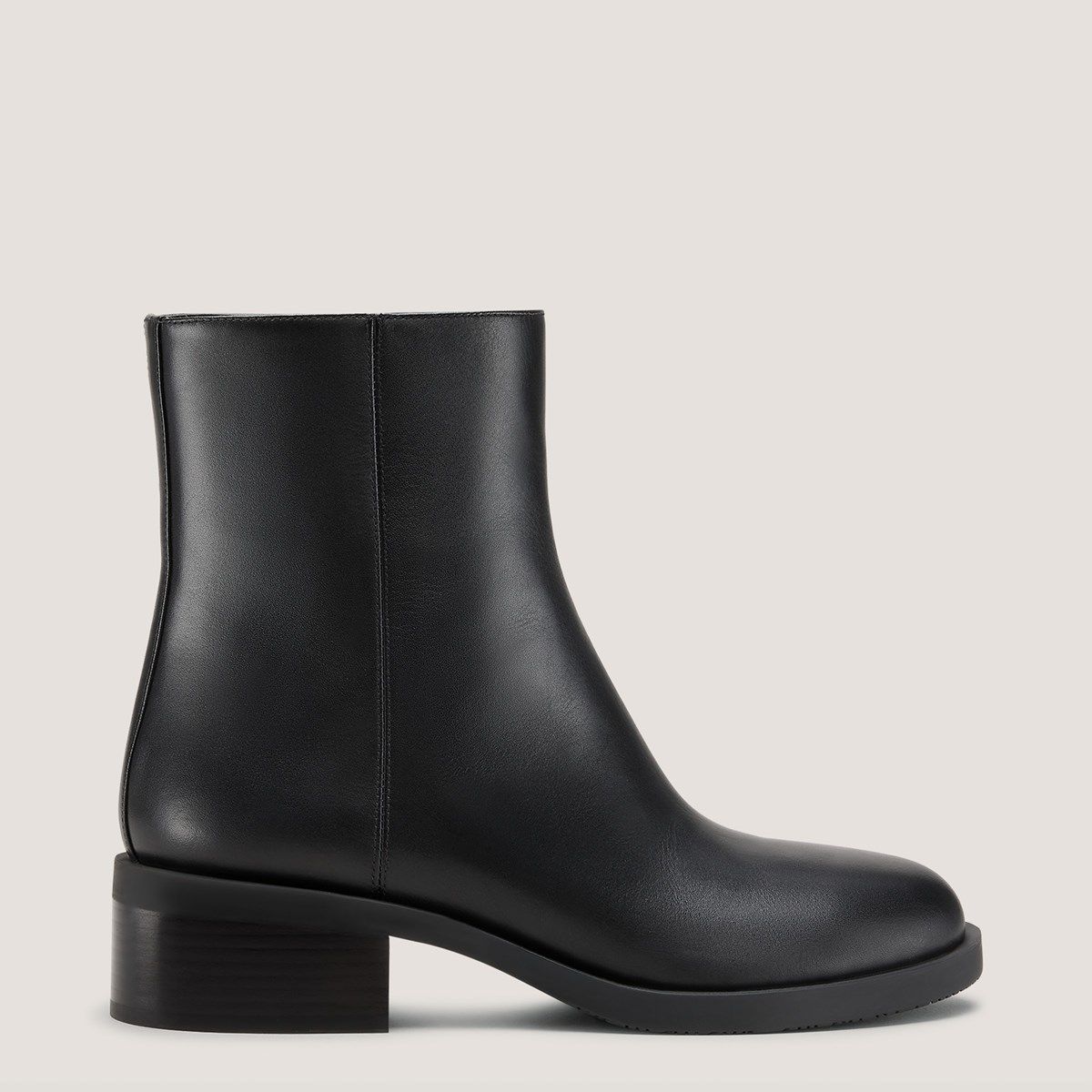 Stuart Weitzman Outlet official product September 2026